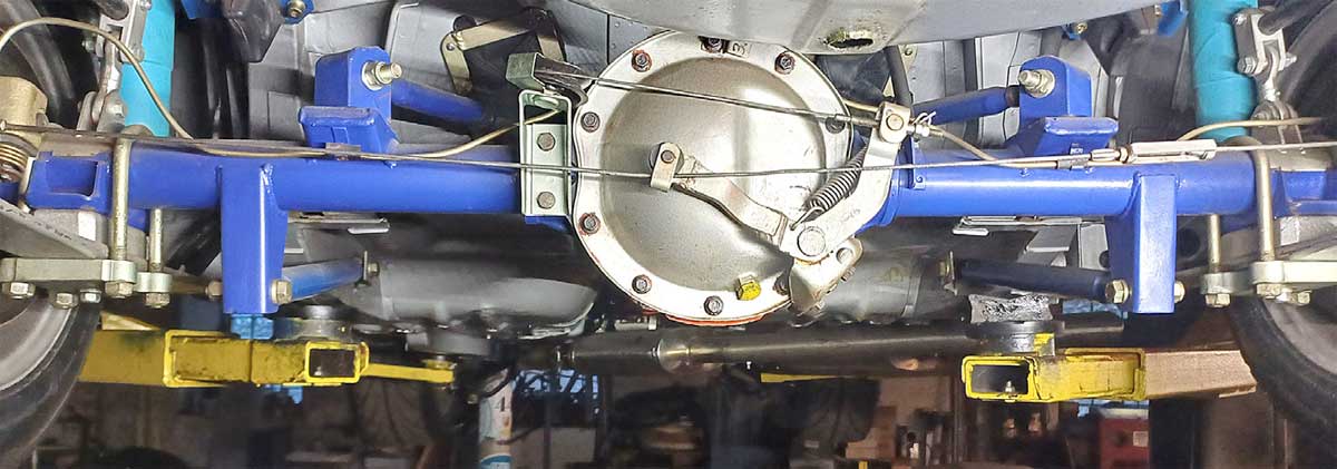 Schön zu erkennen: „Deichselführung der Hinterachse“ zum Mitteltunnel. Schön zu erkennen: „Deichselführung der Hinterachse“ zum Mitteltunnel.