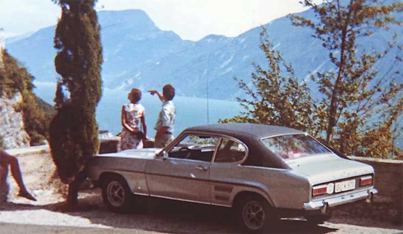 1971 am Gardasee - der Buckel auf der Haube des 1700ers ist erkennbar.