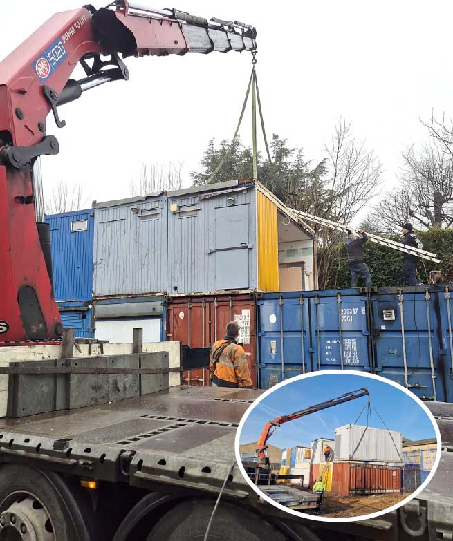 Rund 30 Container wurden auf die Reise geschickt. Sie beherbergen Fahrzeuge, Ersatzteile sowie Clubräume und Sanitäranlagen. Rund 30 Container wurden auf die Reise geschickt. Sie beherbergen Fahrzeuge, Ersatzteile sowie Clubräume und Sanitäranlagen.