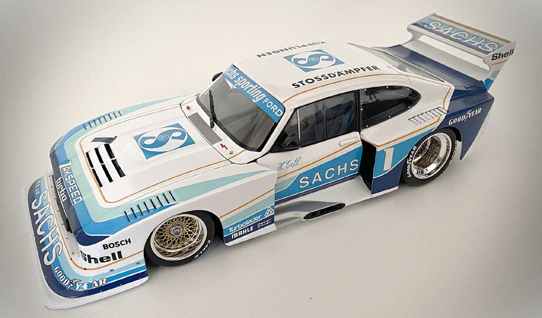 Drei Wagen mit dem 1,4 Liter Turbo für 1979. Hans Heyer weiterhin im Mampe-Design mit neuem Chassis und Startnummer 3. Harald Ertls Auto in den ersten beiden Rennen der Saison war der vorherige 78er Heyer-Capri, nun im Sachs-Design. Drei Wagen mit dem 1,4 Liter Turbo für 1979. Hans Heyer weiterhin im Mampe-Design mit neuem Chassis und Startnummer 3. Harald Ertls Auto in den ersten beiden Rennen der Saison war der vorherige 78er Heyer-Capri, nun im Sachs-Design.